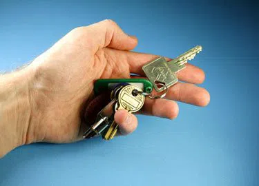 Fort Lauderdale Lock And Safe Fort Lauderdale, FL 954-366-2157 - 3a-Locksmith-26-key-service